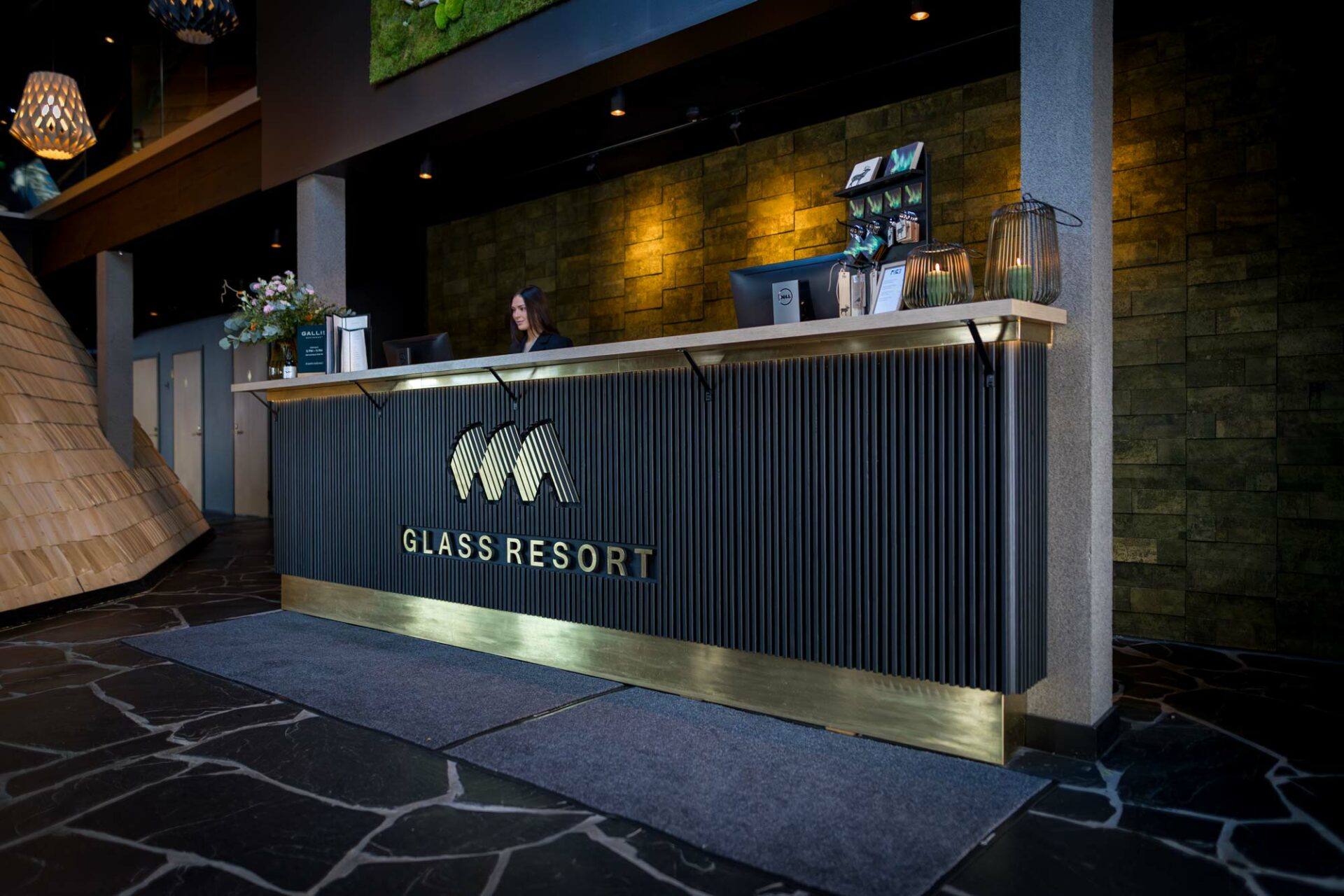 glass resort jukola ind metal logo